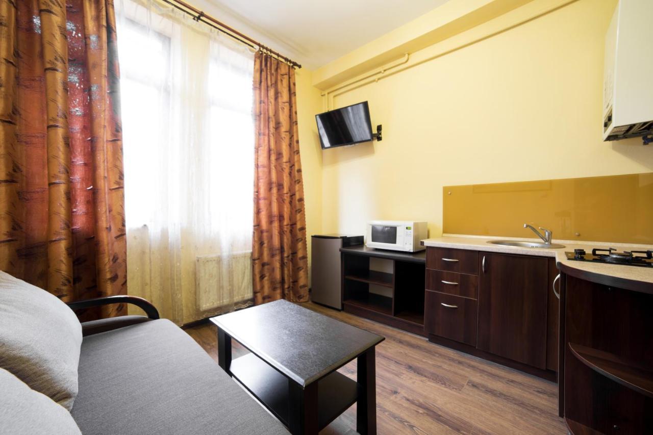 Апартаменти На Площі Митній Lviv Exteriör bild
