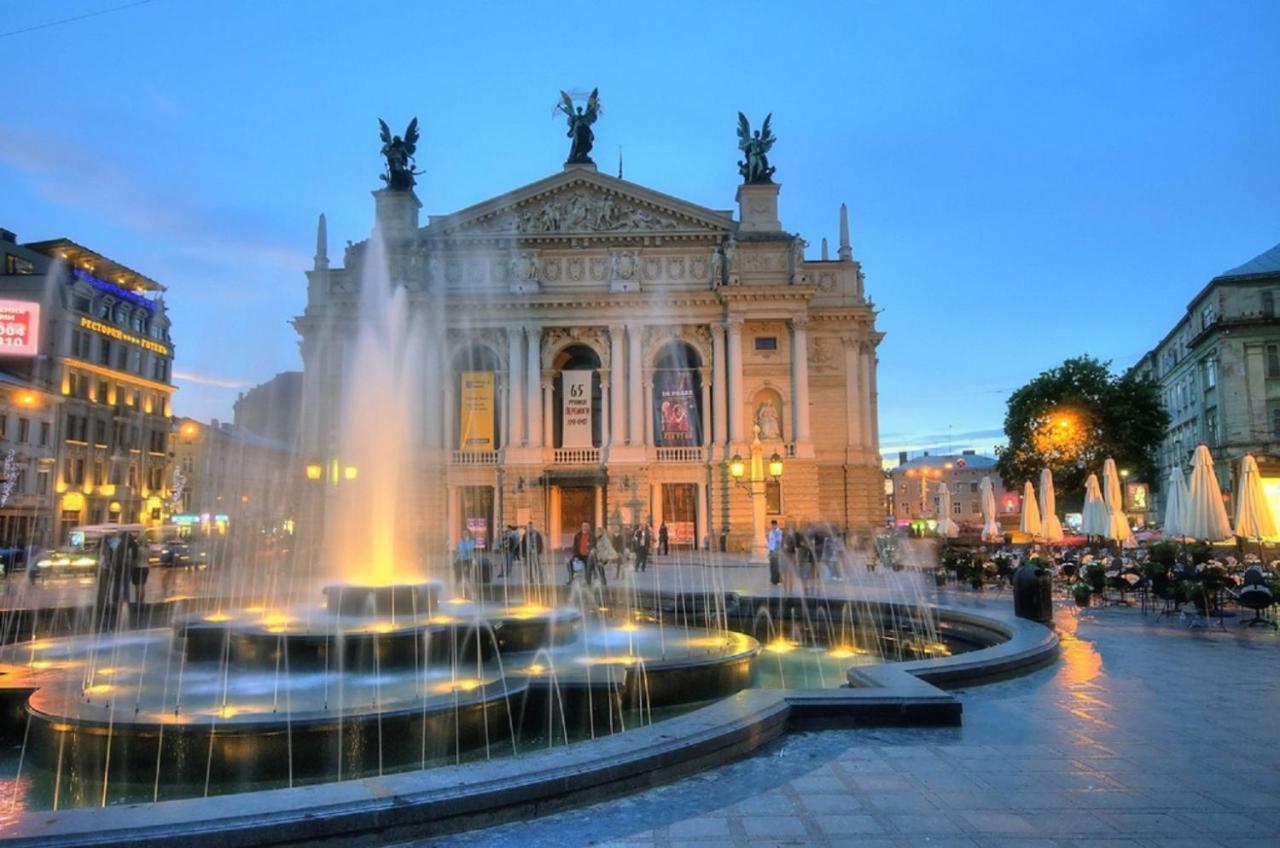 Апартаменти На Площі Митній Lviv Exteriör bild